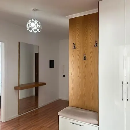 Апартаменты S's In Тирана