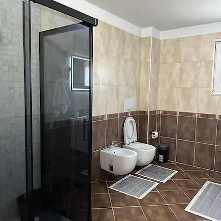 S's In Apartament