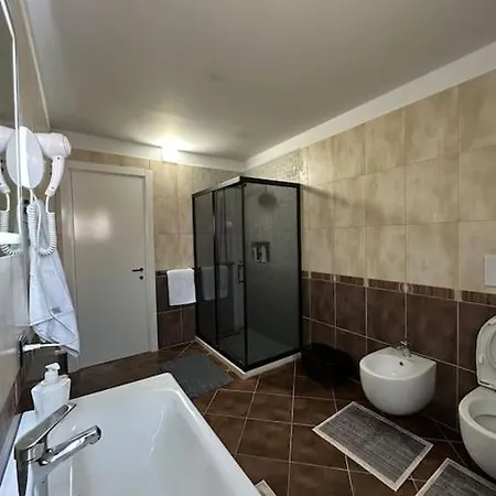 S's In Апартаменты Тирана